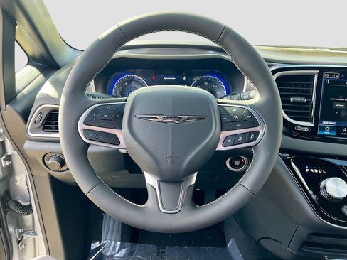 New 2026 Chrysler Voyager LX FWD image 11
