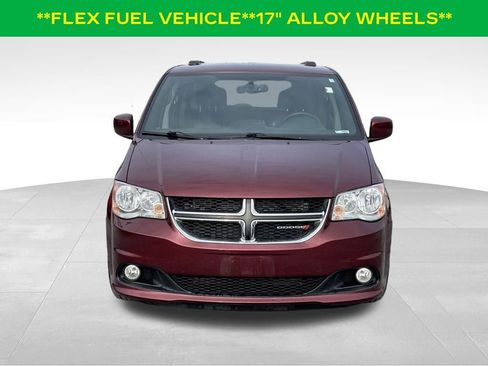 Used 2017 Dodge Grand Caravan SXT image 2
