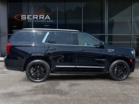 Used 2024 GMC Yukon SLT w/ SLT Premium Package AWD/4WD image 6