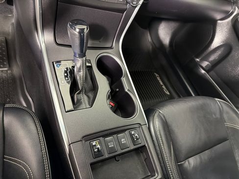 Used 2017 Toyota Camry XLE w/ Moonroof Package FWD image 18