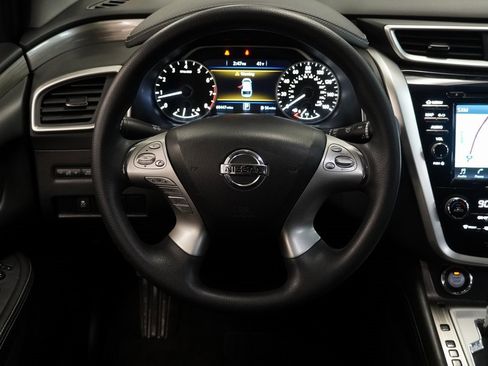 Used 2018 Nissan Murano S image 6