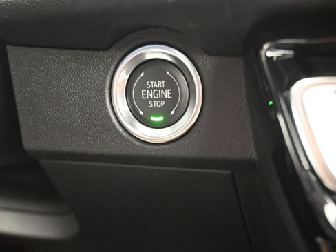 New 2026 Chevrolet Traverse LT w/ Sun and Wheel Package FWD image 18