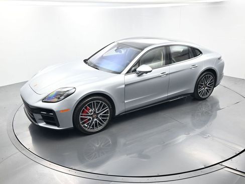 Certified 2026 Porsche Panamera GTS AWD/4WD image 36