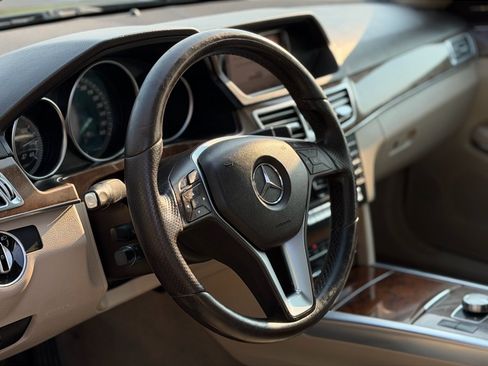 Used 2014 Mercedes-Benz E 350 4MATIC Sedan image 5