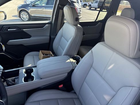 New 2026 GMC Acadia Elevation image 11