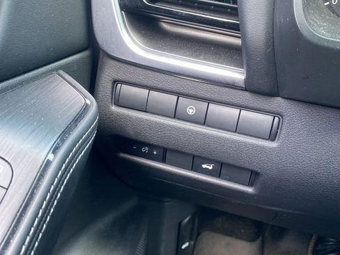 Used 2021 Nissan Rogue SV w/ Premium Package image 35