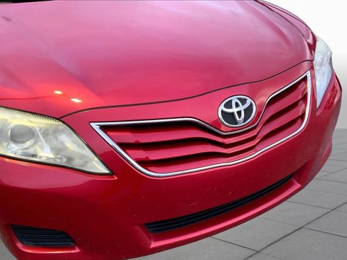 Used 2010 Toyota Camry LE FWD image 27