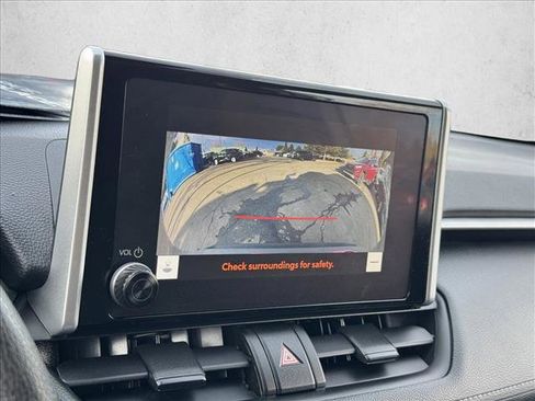 Used 2024 Toyota RAV4 LE AWD/4WD image 13