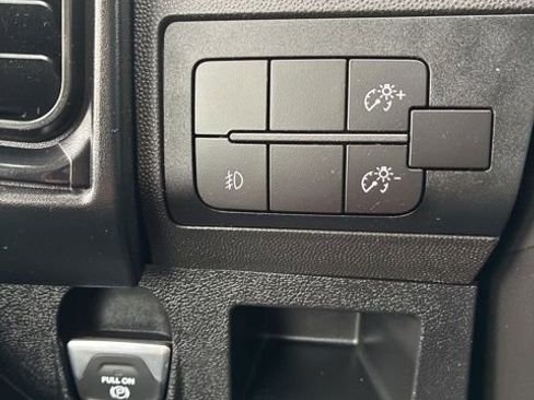 Used 2025 RAM ProMaster 2500 w/ Convenience Group image 14