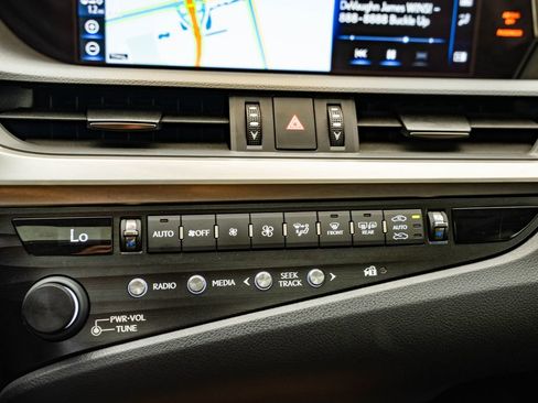 Used 2019 Lexus ES 300h FWD image 33
