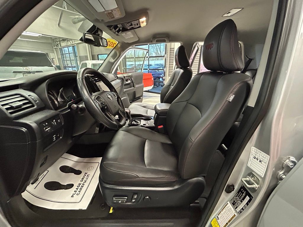 Used 2024 Toyota 4Runner TRD Off-Road Premium AWD/4WD image 57