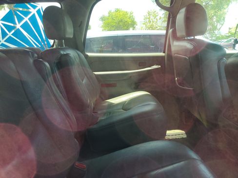 Used 2004 Chevrolet Tahoe LT w/ LT Preferred Equipment Group RWD image 8