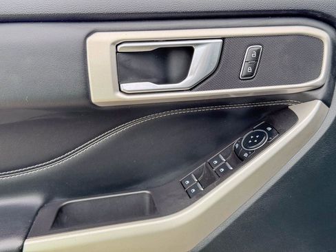 Used 2024 Ford Explorer XLT w/ Equipment Group 202A image 22