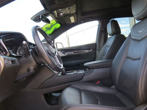 Certified 2023 Cadillac XT5 Premium Luxury w/ LPO, Floor Liner Package image 17