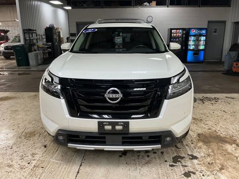 Used 2022 Nissan Pathfinder SL w/ SL Premium Package image 8