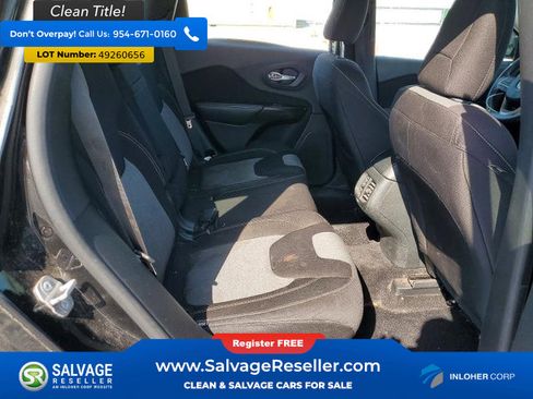 Used 2014 Jeep Cherokee Sport FWD image 15