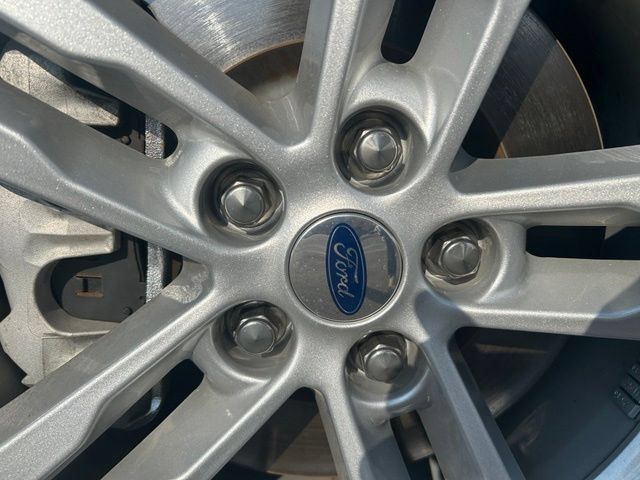Used 2023 Ford Explorer XLT AWD/4WD image 19