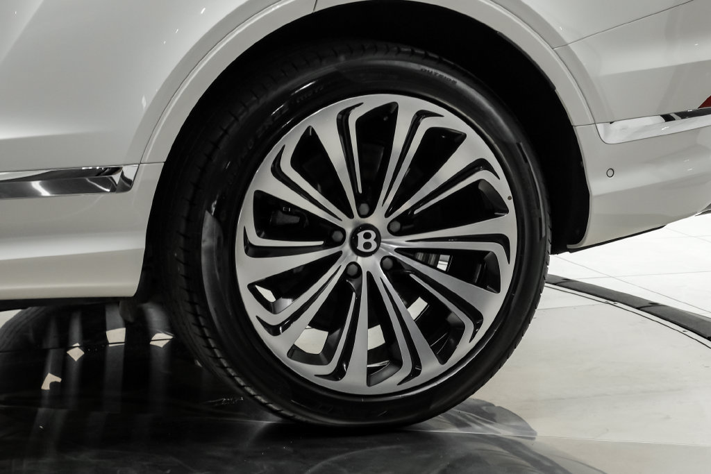 Used 2024 Bentley Bentayga AWD/4WD image 68