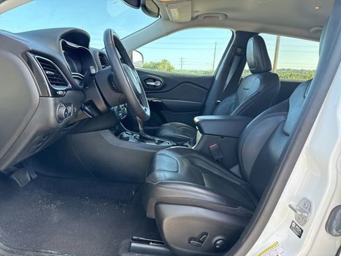 Used 2023 Jeep Cherokee Altitude Lux AWD/4WD image 6