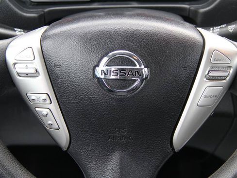 Used 2015 Nissan Versa SV FWD image 23