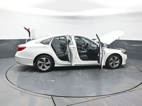 Used 2019 Honda Accord EX image 53