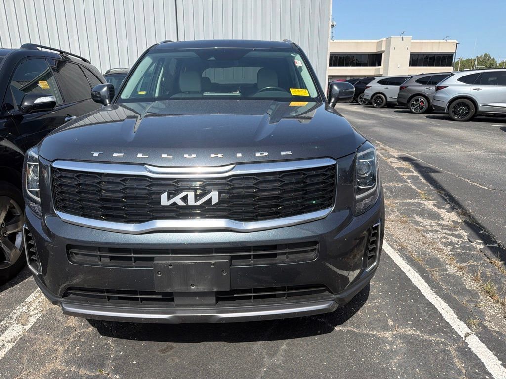 Used 2022 Kia Telluride S AWD/4WD image 2