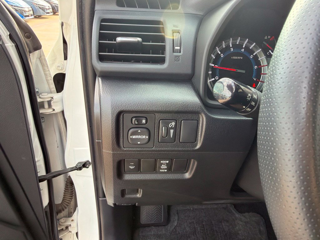 Used 2017 Toyota 4Runner SR5 AWD/4WD image 28
