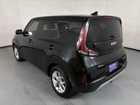 Used 2023 Kia Soul LX w/ Option Group 015 FWD image 6