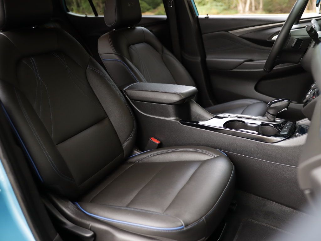 Used 2025 Buick Envista Sport Touring w/ Convenience I Package FWD image 30