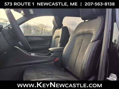 New 2025 Jeep Grand Cherokee Altitude image 11