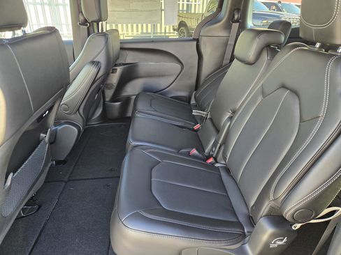 New 2026 Chrysler Pacifica Select image 26