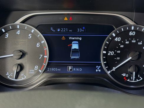 Used 2024 Nissan Titan SV w/ SV Bronze Edition Package image 14