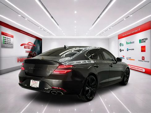Used 2023 Genesis G70 2.0T w/ Sport Prestige Package RWD image 7