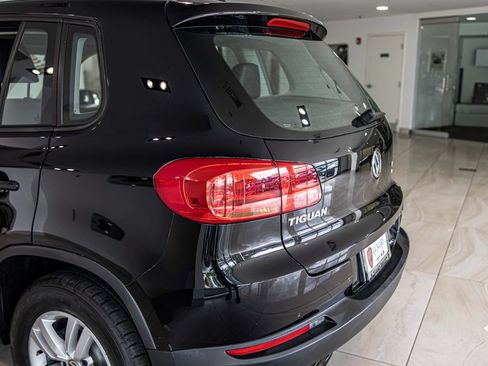 Used 2017 Volkswagen Tiguan S AWD/4WD image 14