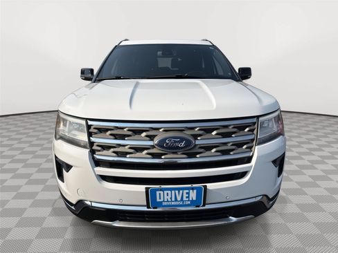 Used 2018 Ford Explorer XLT w/ Equipment Group 202A AWD/4WD image 2