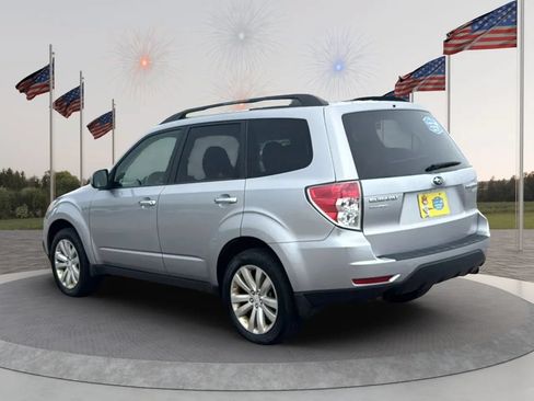 Used 2012 Subaru Forester 2.5X Premium w/ All-Weather Pkg AWD/4WD image 4