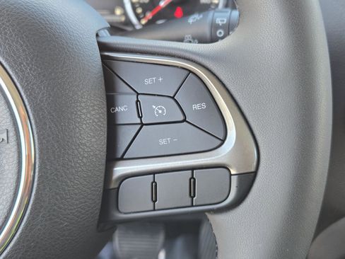 Certified 2022 Jeep Renegade Latitude image 19