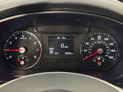 Used 2019 Kia Sorento LX w/ LX Convenience Package image 17