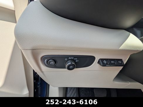 Used 2023 Buick Envision Avenir FWD image 10