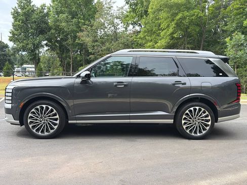 New 2026 Hyundai Palisade Calligraphy FWD image 2