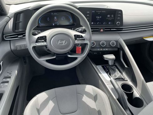 Certified 2026 Hyundai Elantra SE FWD image 9