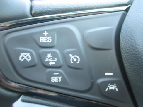 Used 2024 Chevrolet Equinox RS w/ LPO, Floor Liner Package FWD image 21
