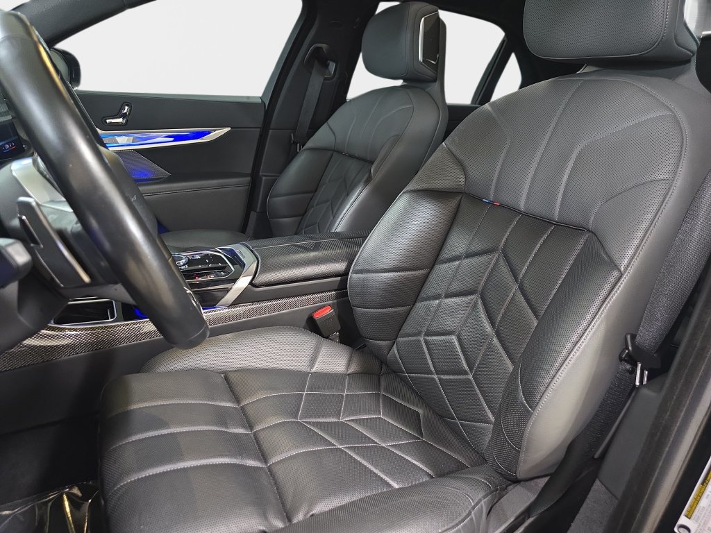 Certified 2024 BMW 740i w/ Premium Package 2 RWD image 17