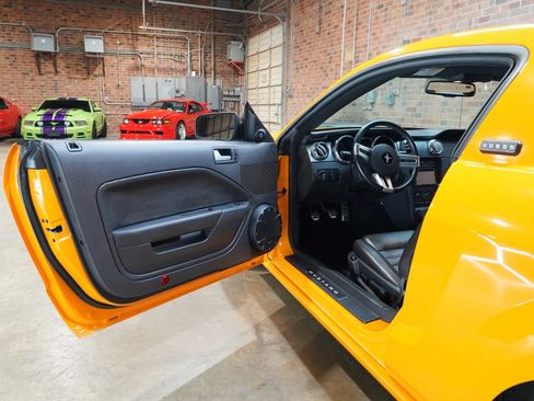 Used 2008 Ford Mustang GT Premium RWD image 34