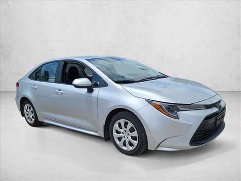 Used 2024 Toyota Corolla LE FWD image 3