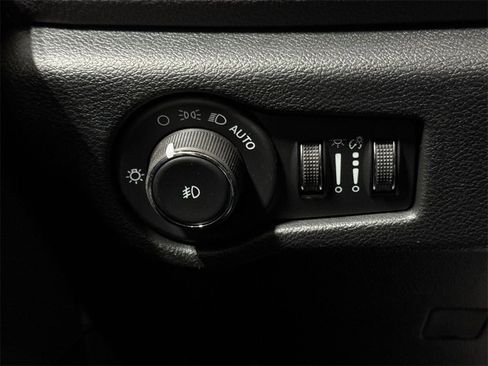 New 2026 Chrysler Pacifica Limited image 18