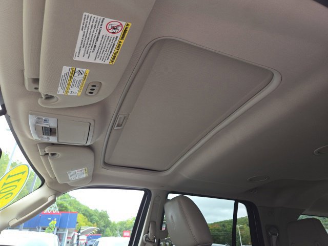 Used 2011 Lincoln Navigator 4WD image 35