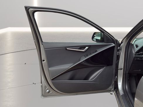 Certified 2025 Kia Niro EX FWD image 25