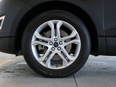 Used 2017 Ford Edge Titanium image 43