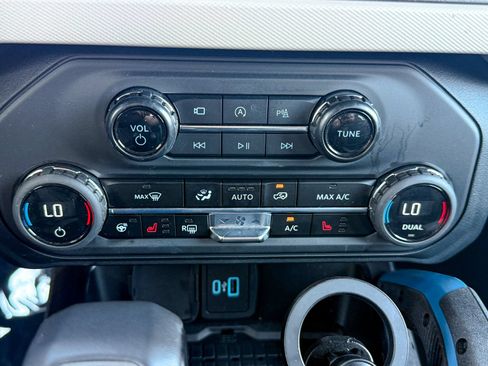 Used 2024 Ford Bronco Wildtrak AWD/4WD image 28